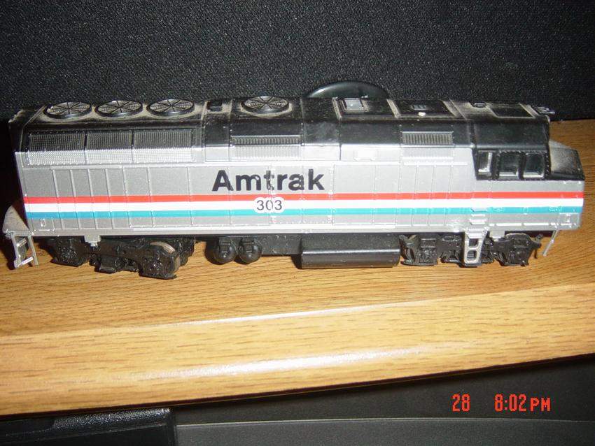 Photo of Amtrak F40 off the rails on the Hogan Manor Railroad