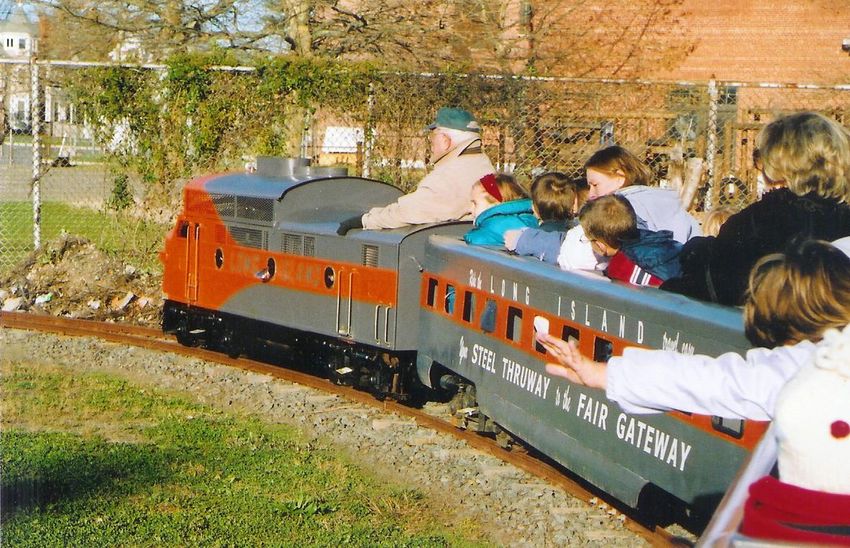 Photo of Worlds Fair Train
