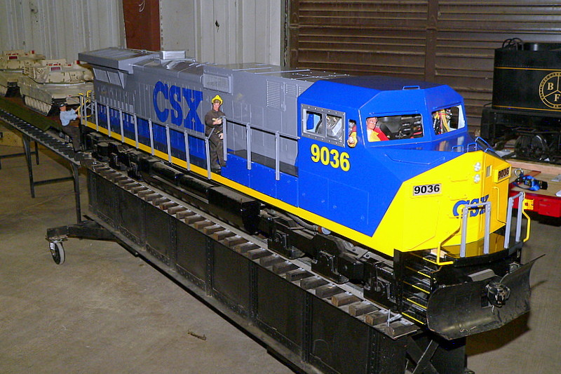 Photo of CSX IN VERY LARGE SCALE