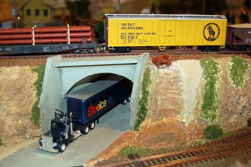 Photo of Great Northern Railroad HO Scale Layout - Image No. 40