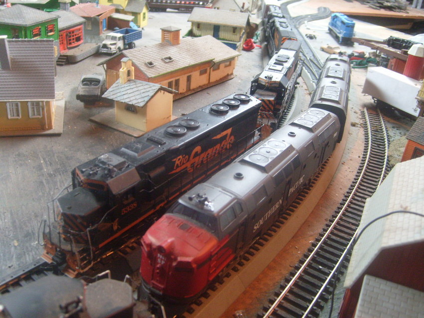 Photo of southern pacific kraus maffei's and rio grande sd45 and tunnel motors
