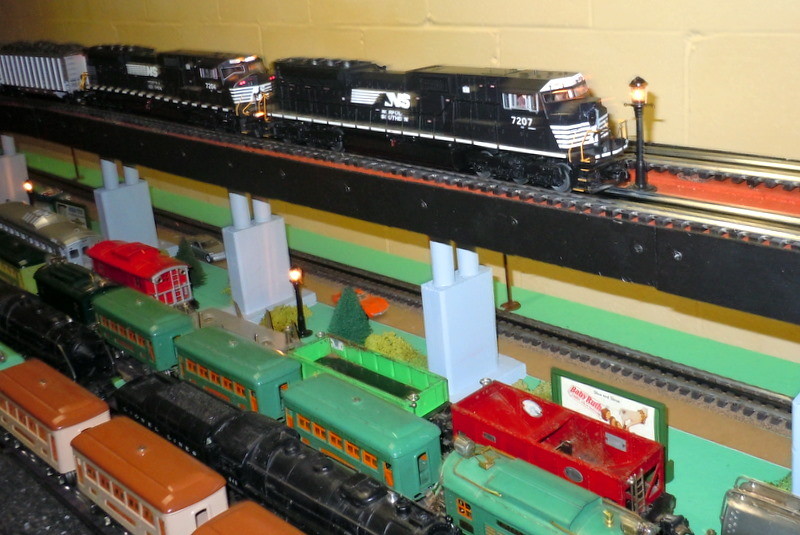 Photo of Norfolk Southern in O-Gauge