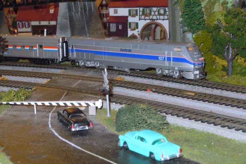 Photo of Amtrak #107 in HO Gauge