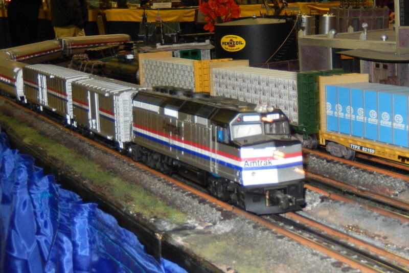 Photo of Amtrak F40 in O-gauge