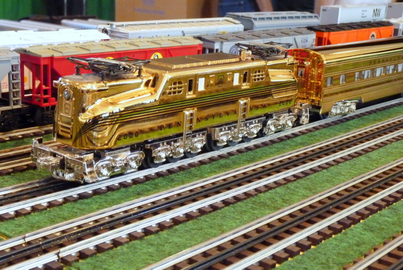 Photo of A Gold GG1 in O-Gauge