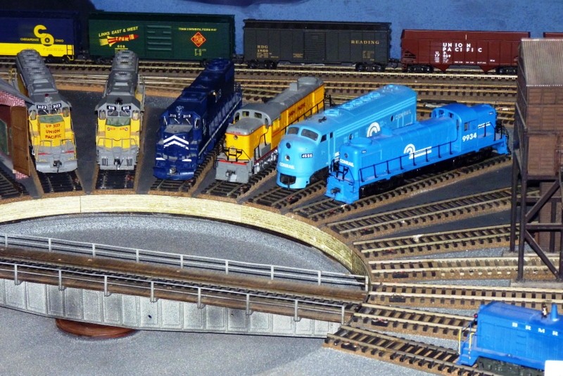 Photo of Roundhouse in O-Gauge
