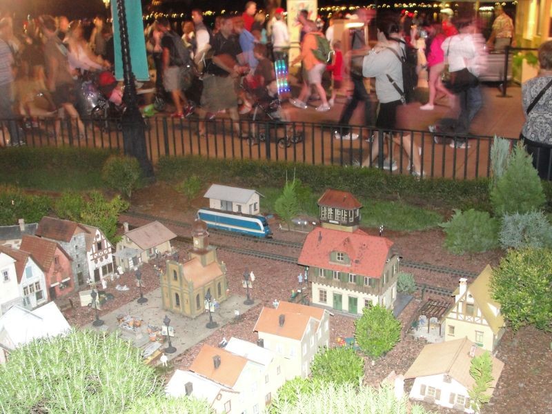  - Epcot: The ModelRails Model Railroad and Toy Train Photo Archive