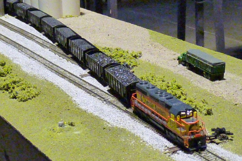 Photo of Chessie coal train in N Gauge
