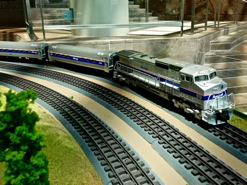 Photo of Amtrak in O Gauge
